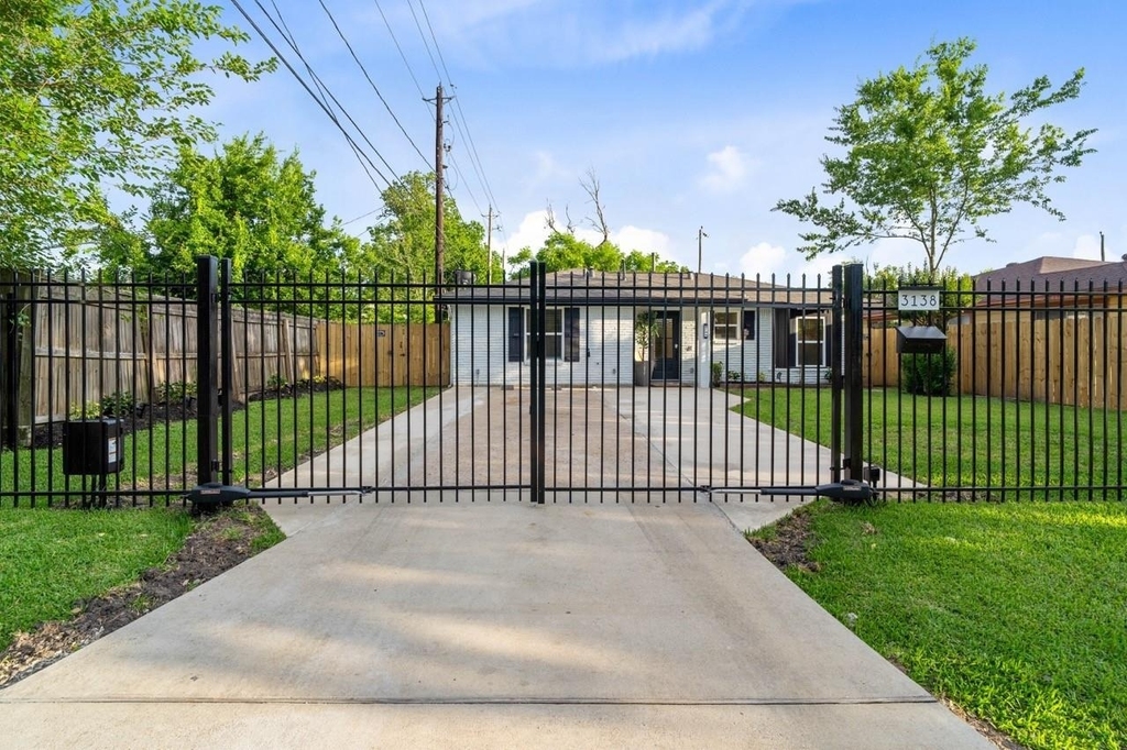 3138 Sunbeam Street - Photo 2