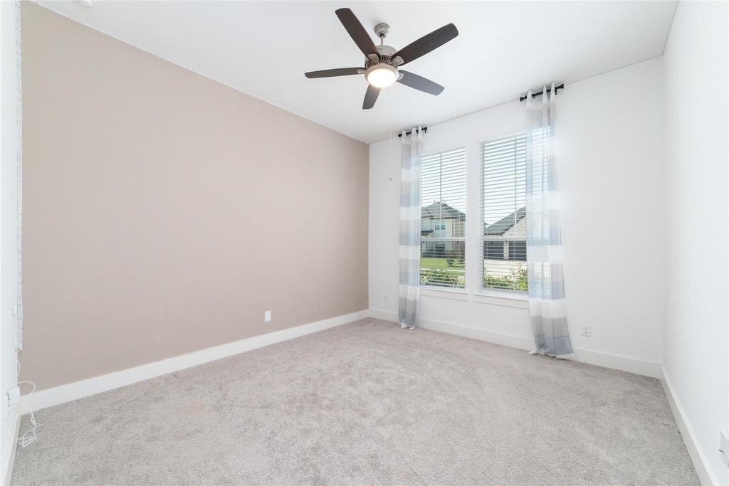 32018 Crested Knoll Court - Photo 4