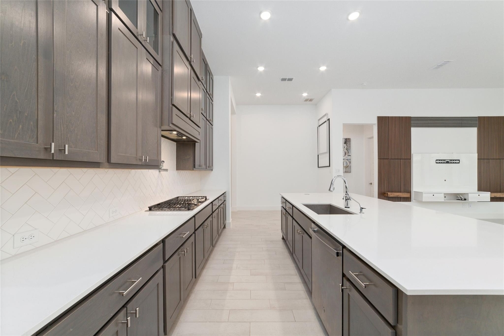 32018 Crested Knoll Court - Photo 17