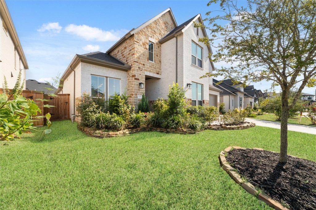 32018 Crested Knoll Court - Photo 2