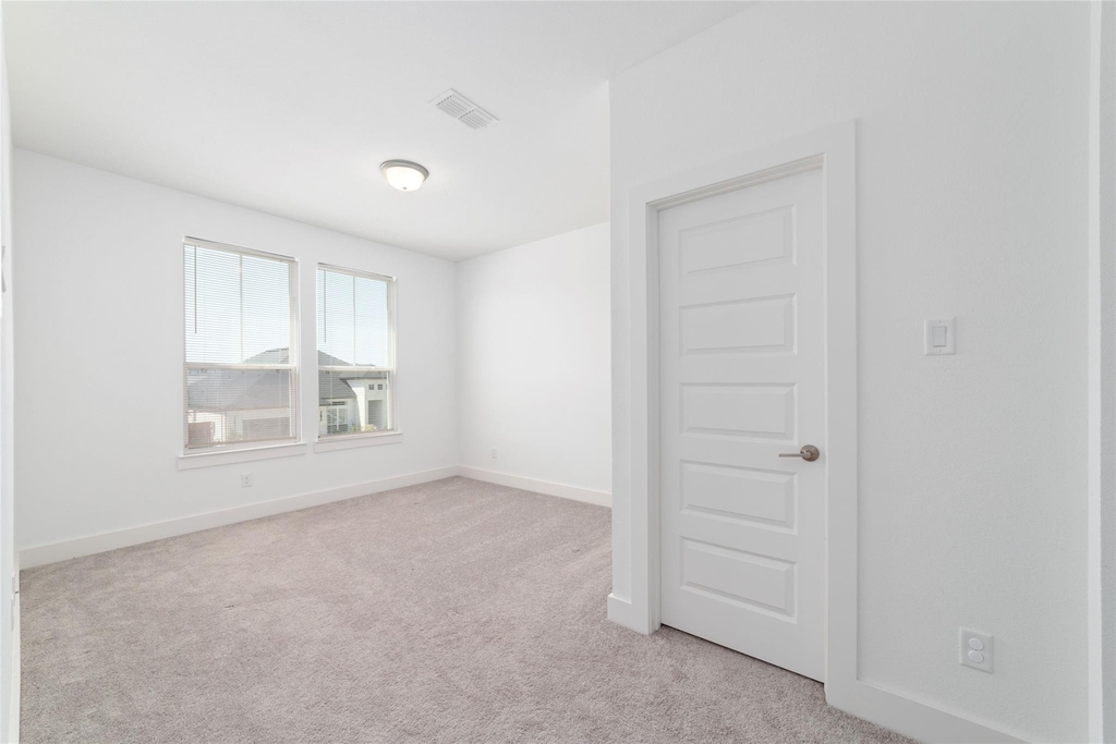 32018 Crested Knoll Court - Photo 32
