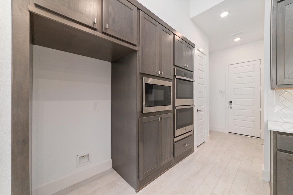 32018 Crested Knoll Court - Photo 18