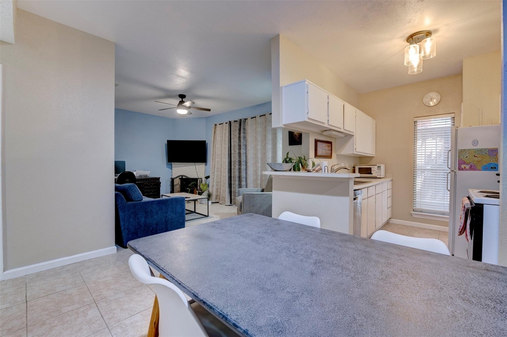 2300 Augusta Drive - Photo 9