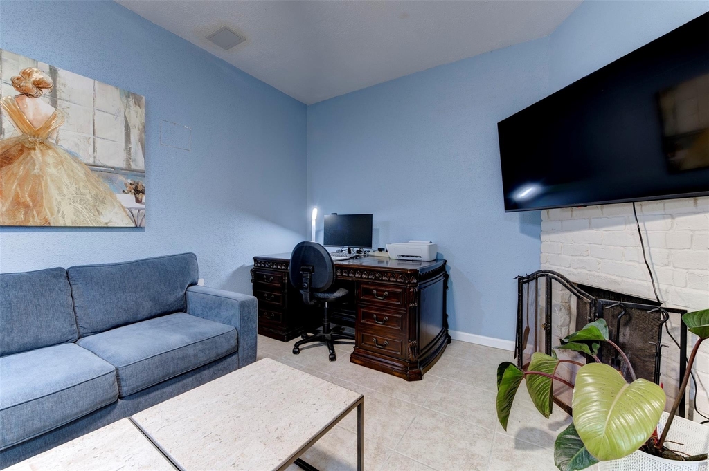 2300 Augusta Drive - Photo 4