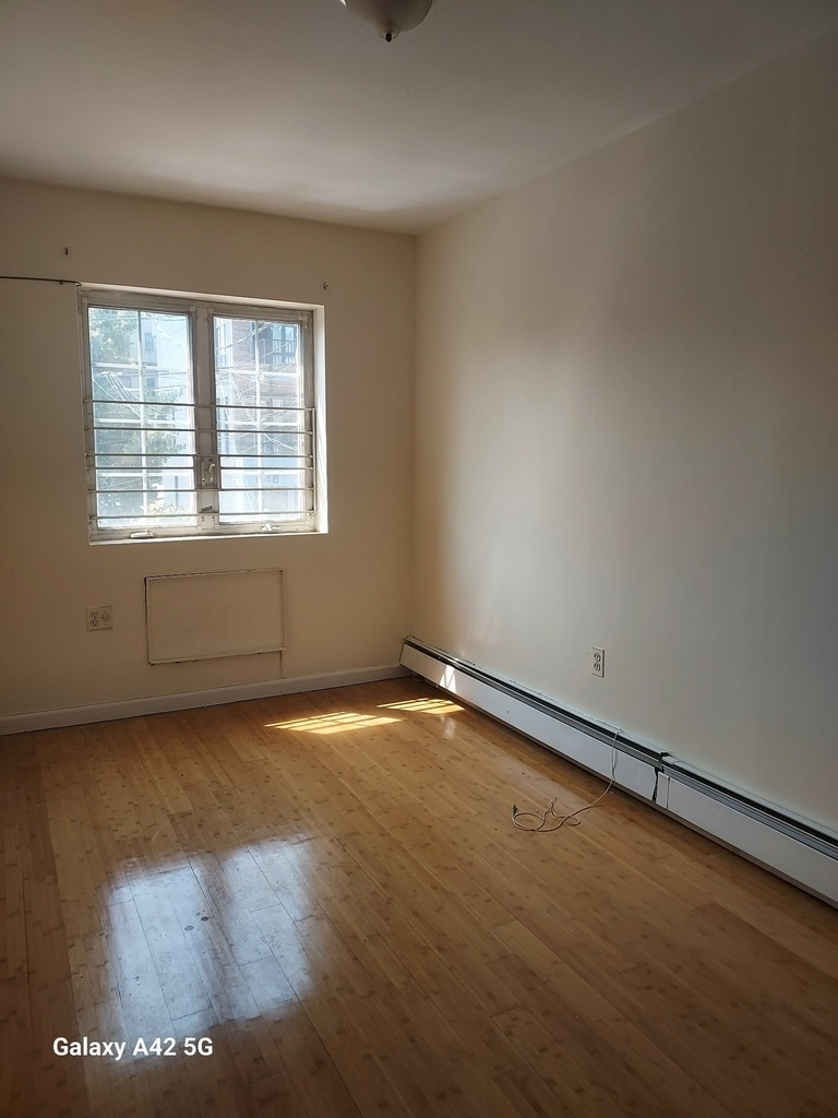 Midwood Street - Photo 0