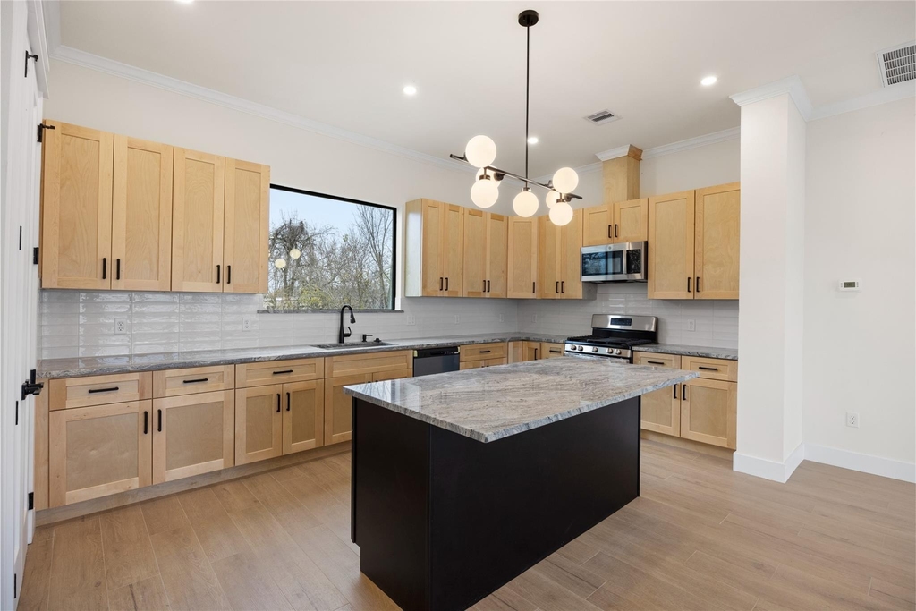 6332 Sidney Street - Photo 8