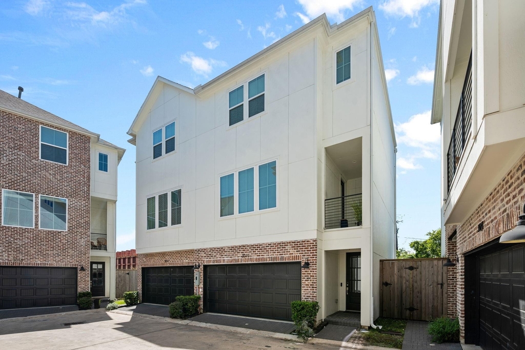 3019 Hicks Street - Photo 1