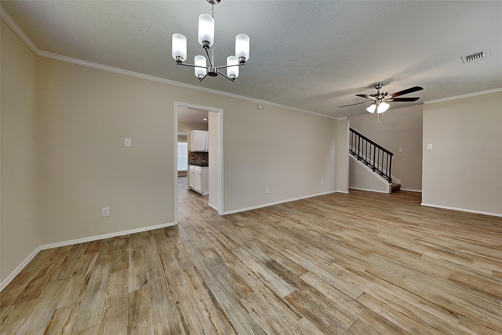 2915 Bentley Court - Photo 2