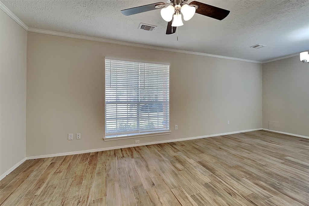 2915 Bentley Court - Photo 3