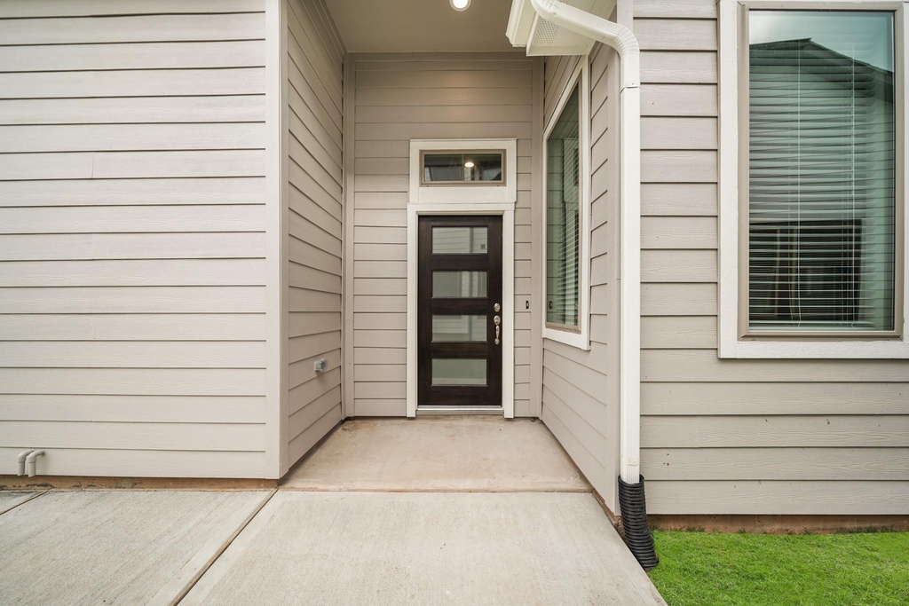 1547 Crystal Stream Drive - Photo 3