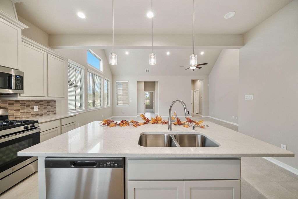 1547 Crystal Stream Drive - Photo 14