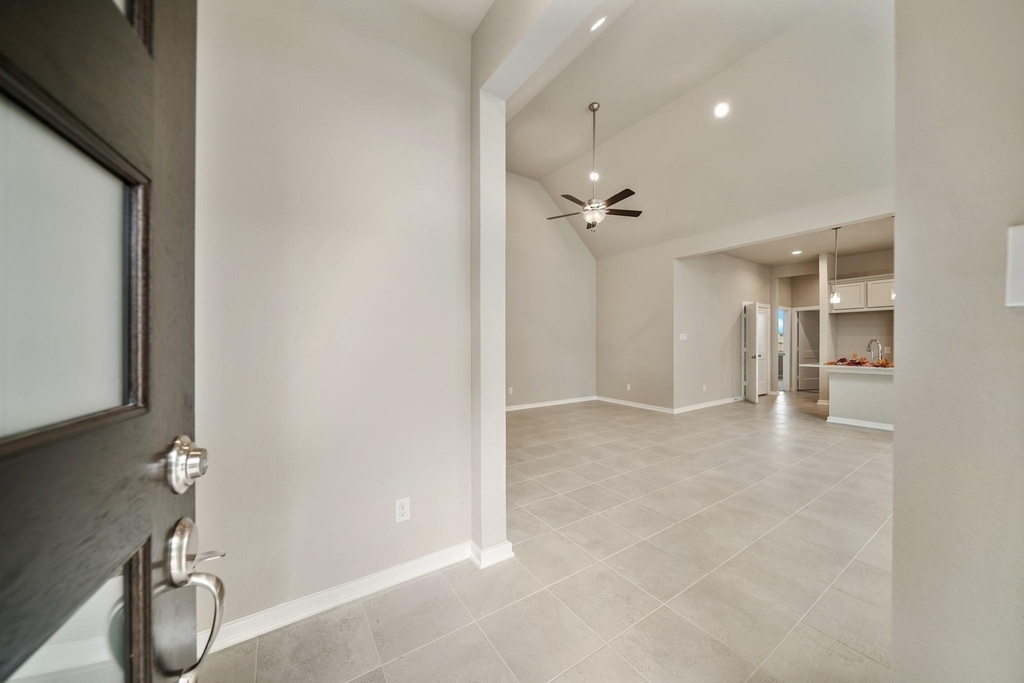 1547 Crystal Stream Drive - Photo 4