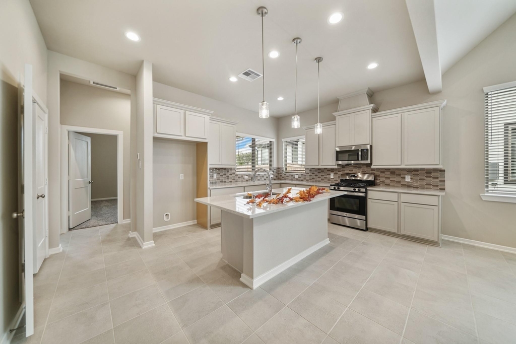 1547 Crystal Stream Drive - Photo 12