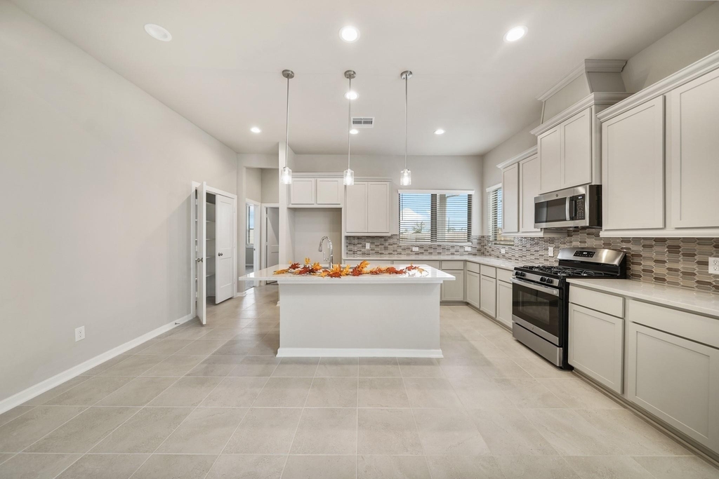 1547 Crystal Stream Drive - Photo 11
