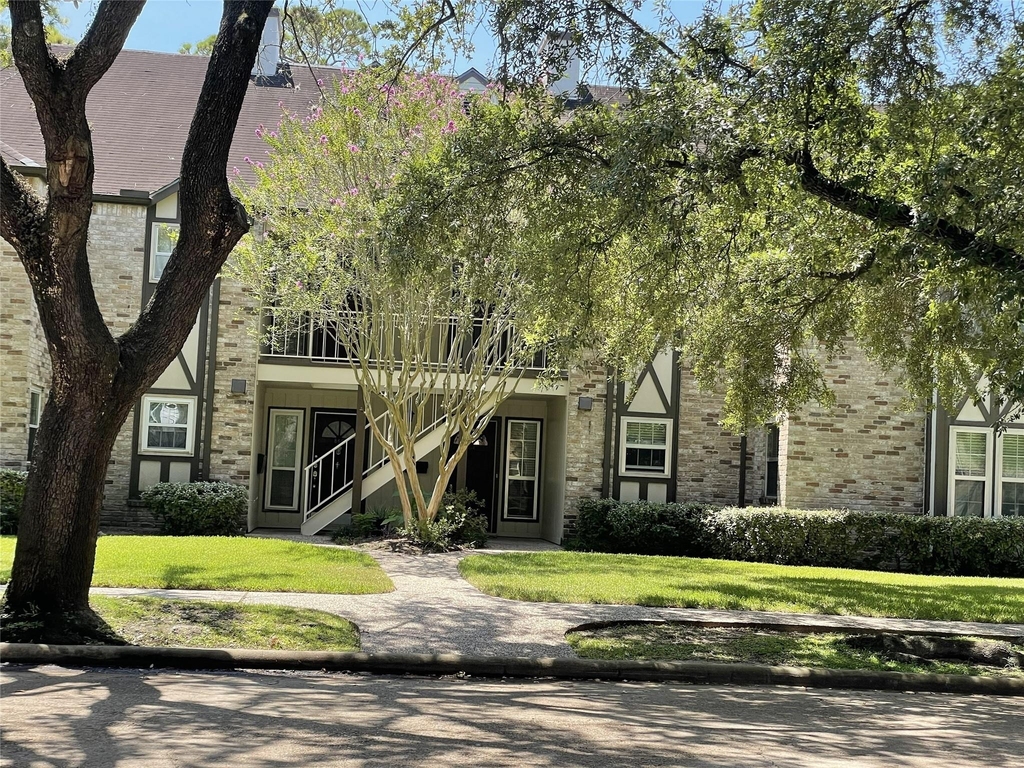 864 A Wax Myrtle Lane - Photo 0