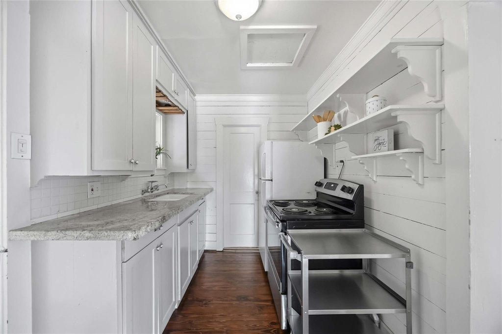 2714 Reagan - Photo 4