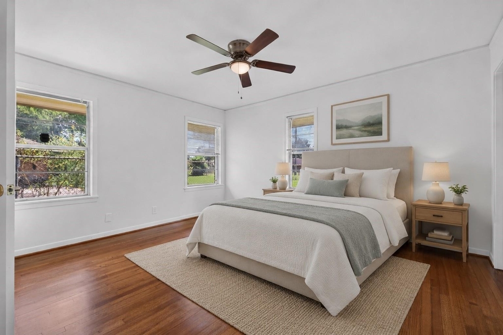 5027 Creekbend Drive - Photo 2