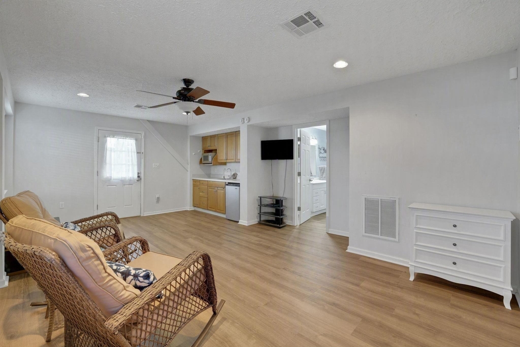 140 Elm Drive - Photo 19
