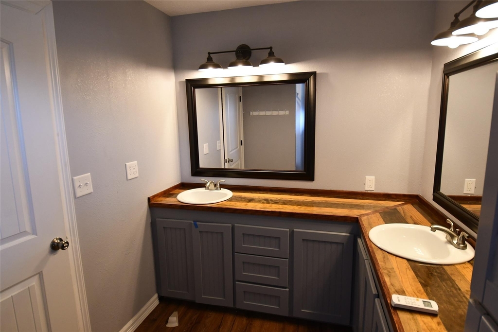 405 County Road 2296 - Photo 4