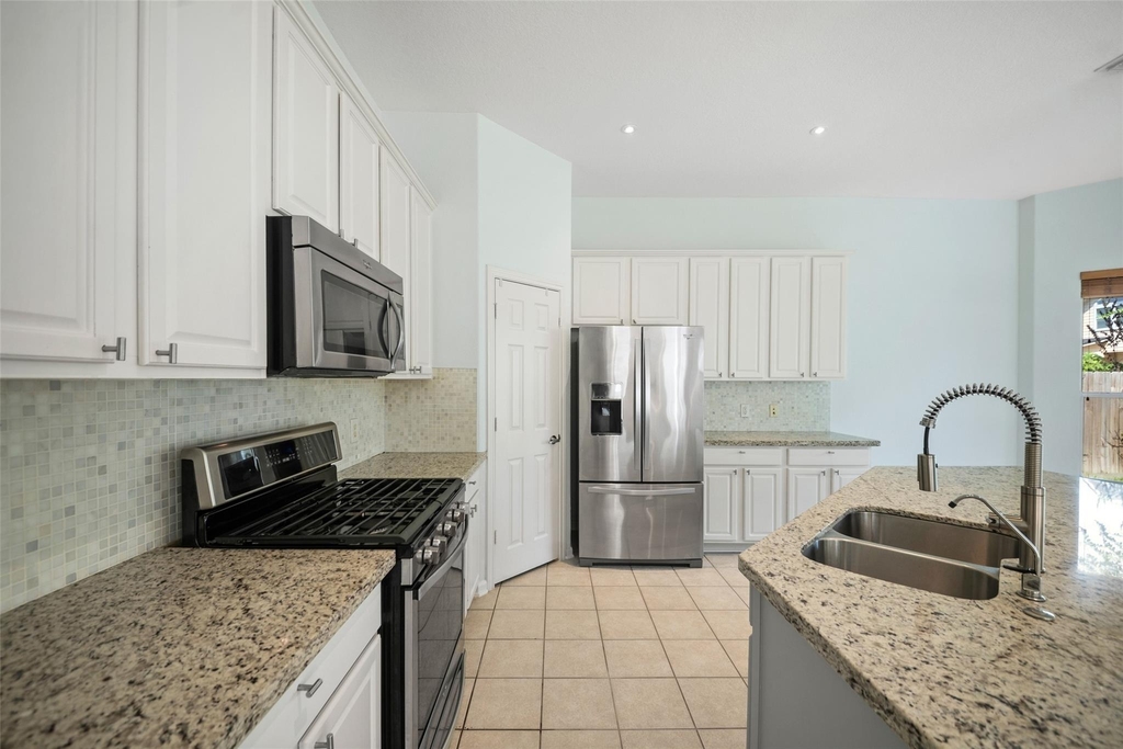 131 Zephyr Bend Place - Photo 12