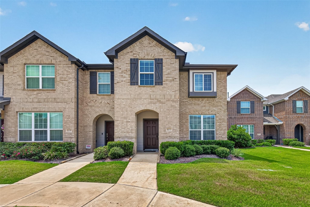 8033 Scanlan Trail - Photo 0