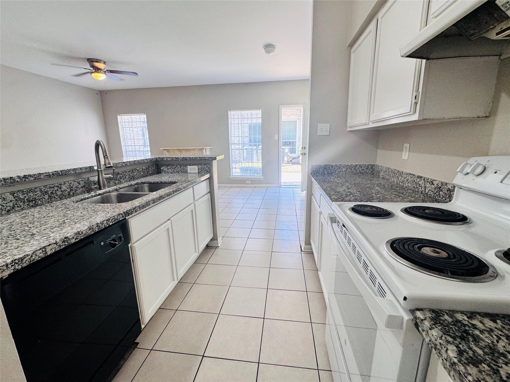 7352 Regency Square Court - Photo 10