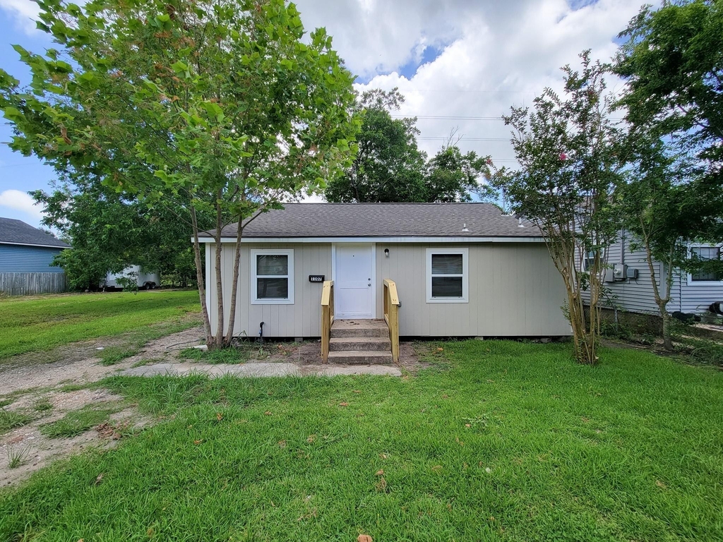 1107 Roosevelt Street - Photo 0
