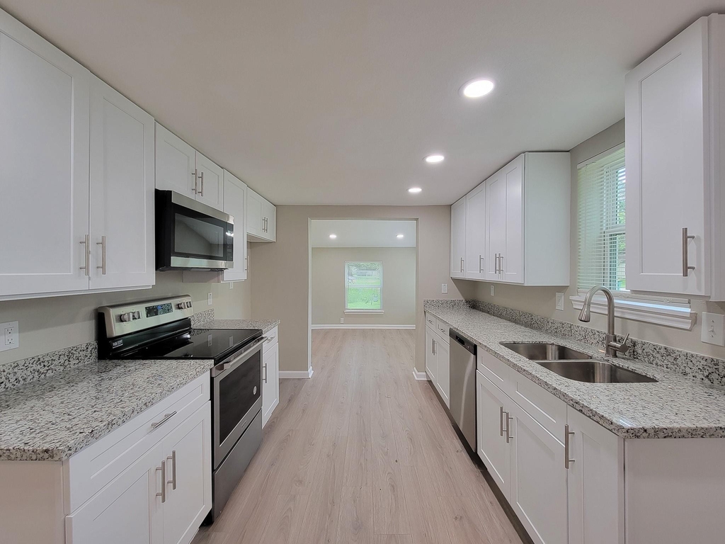 1107 Roosevelt Street - Photo 4