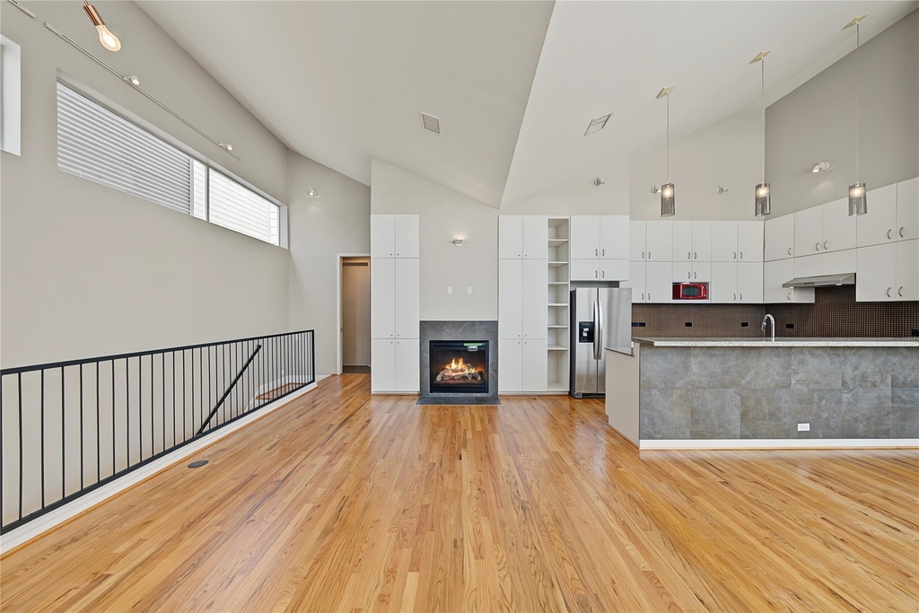 1909 Oakdale Street - Photo 34