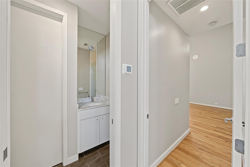 1909 Oakdale Street - Photo 19