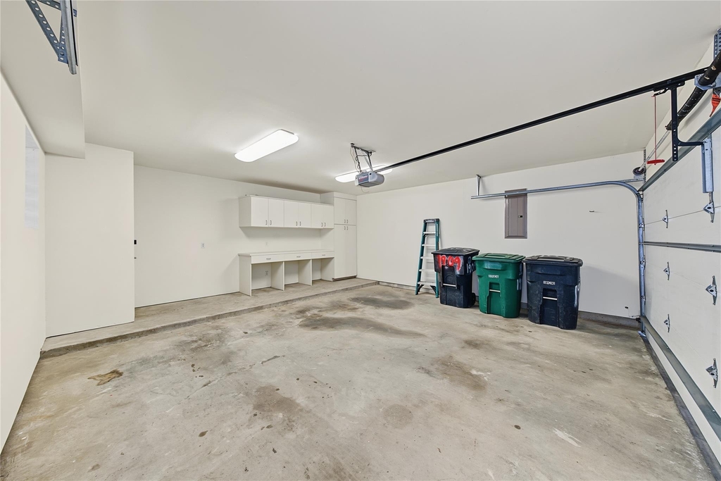 1909 Oakdale Street - Photo 35