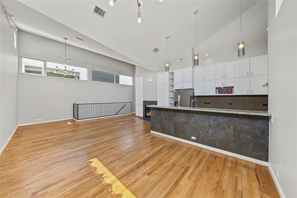 1909 Oakdale Street - Photo 32