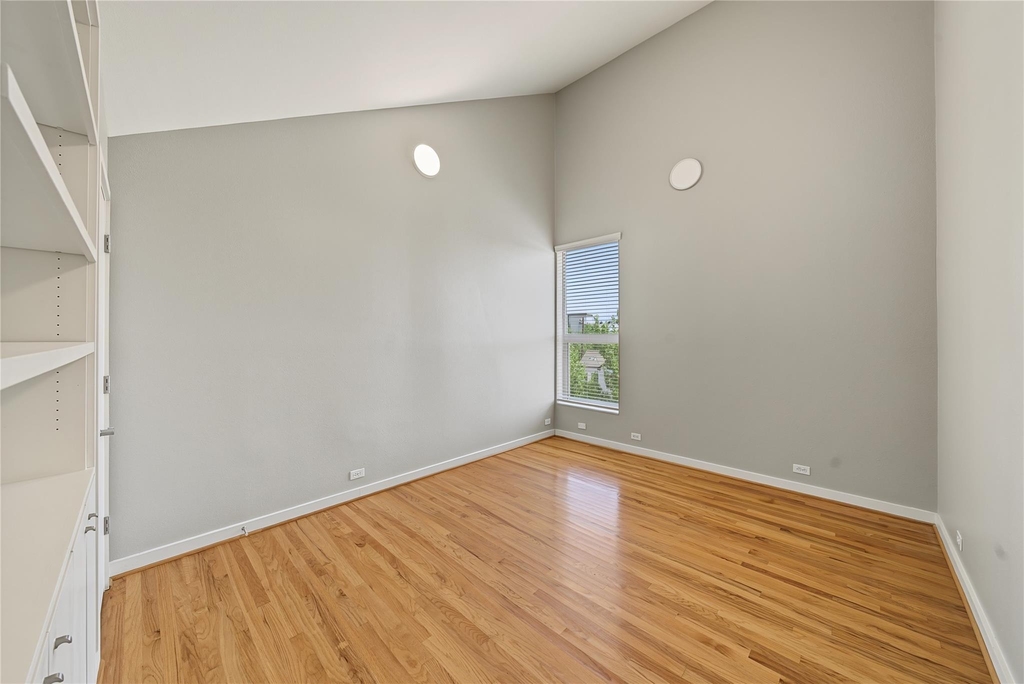1909 Oakdale Street - Photo 22