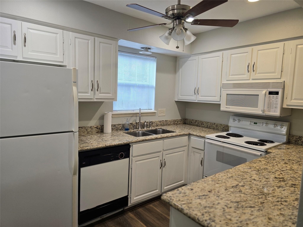 12968 Trail Hollow Drive - Photo 7