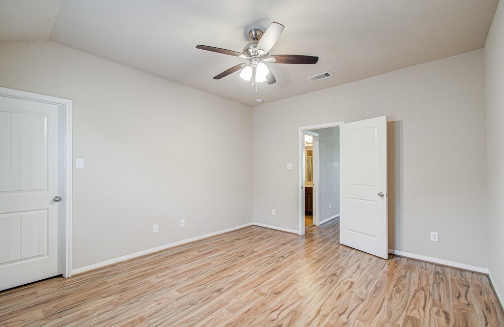 1936 Acaciawood Way - Photo 28