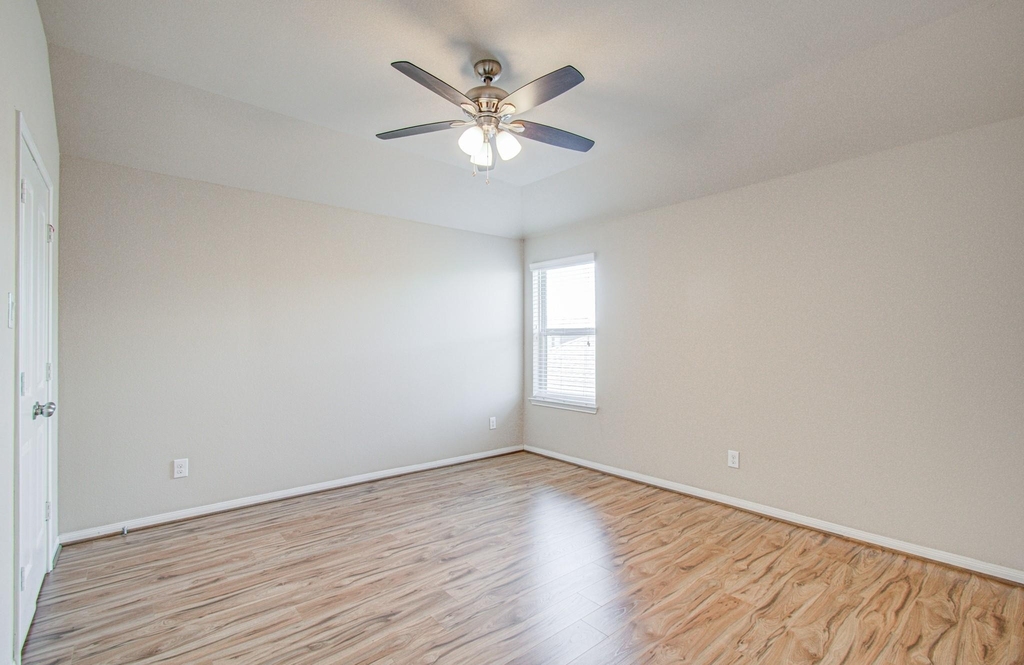 1936 Acaciawood Way - Photo 29