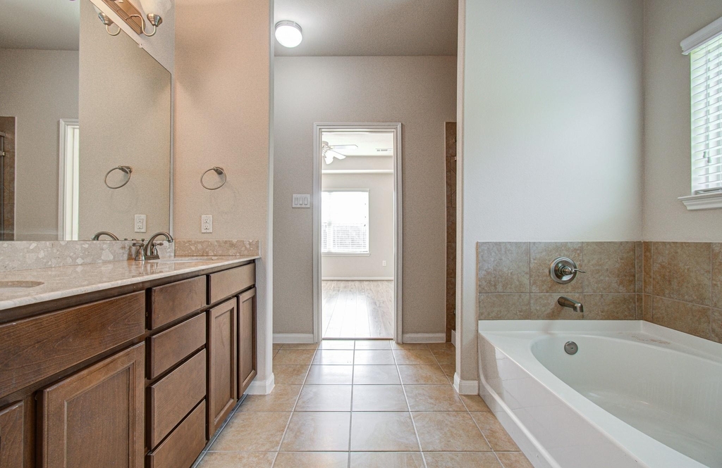 1936 Acaciawood Way - Photo 23