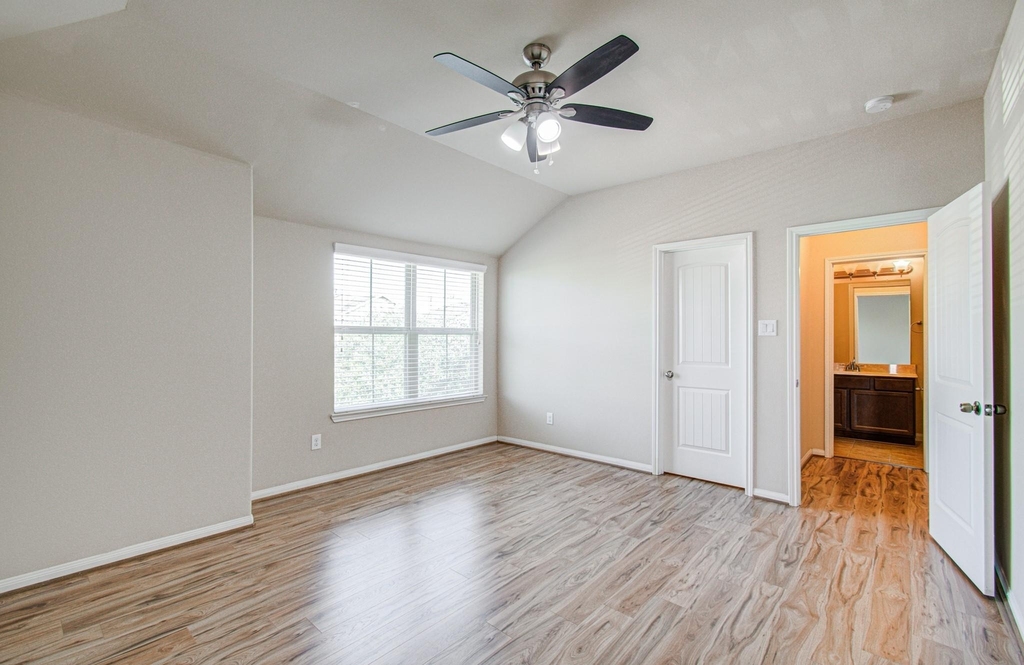 1936 Acaciawood Way - Photo 39