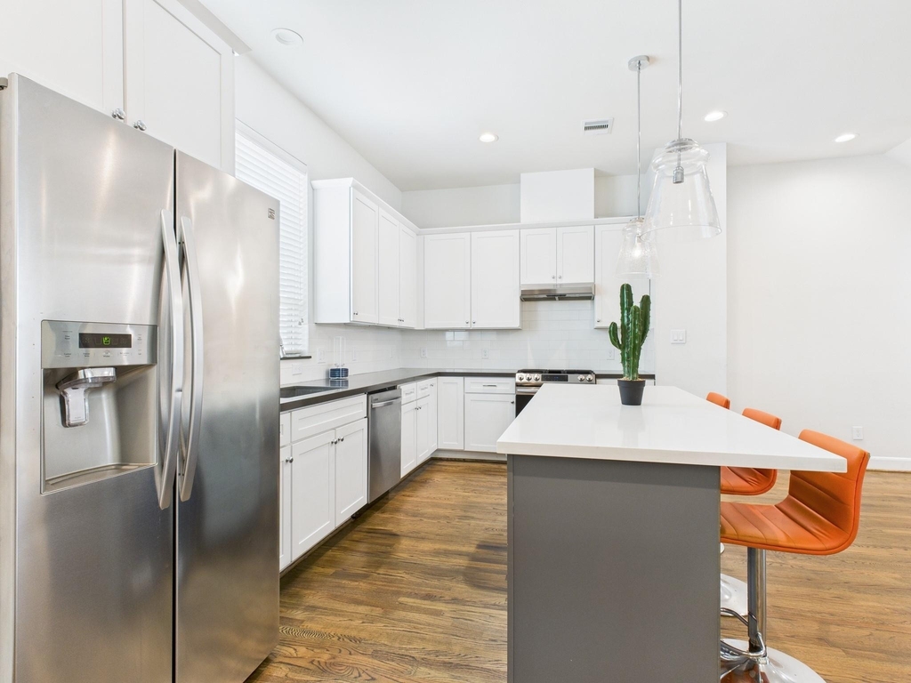 2761 Clinton Drive - Photo 4