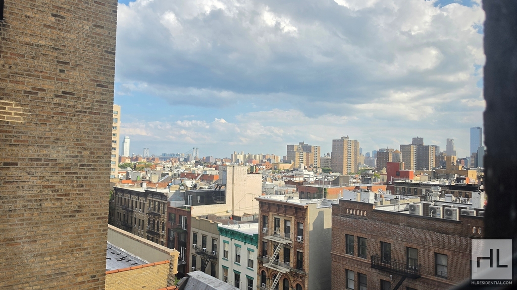 Second Avenue - Photo 10