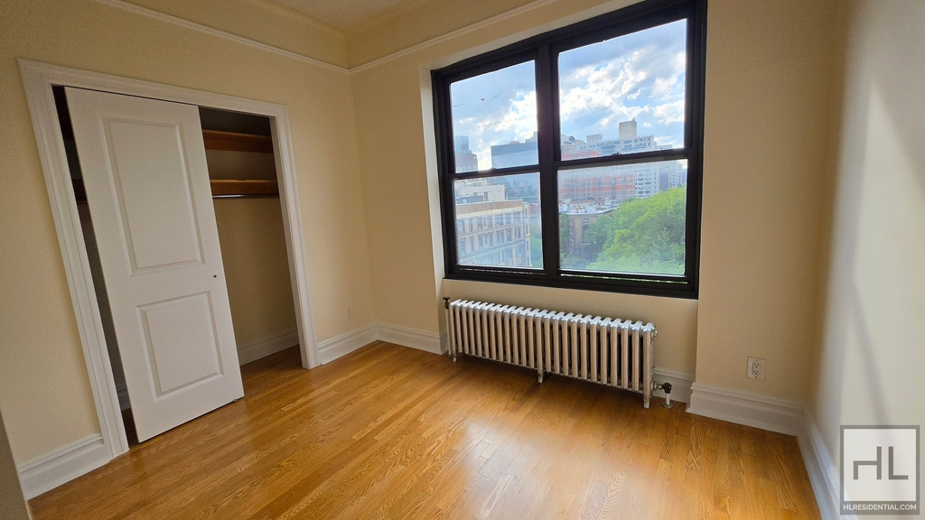 Second Avenue - Photo 4