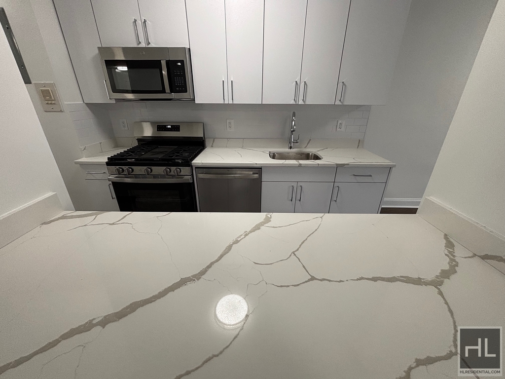 East 89th Street - Photo 3