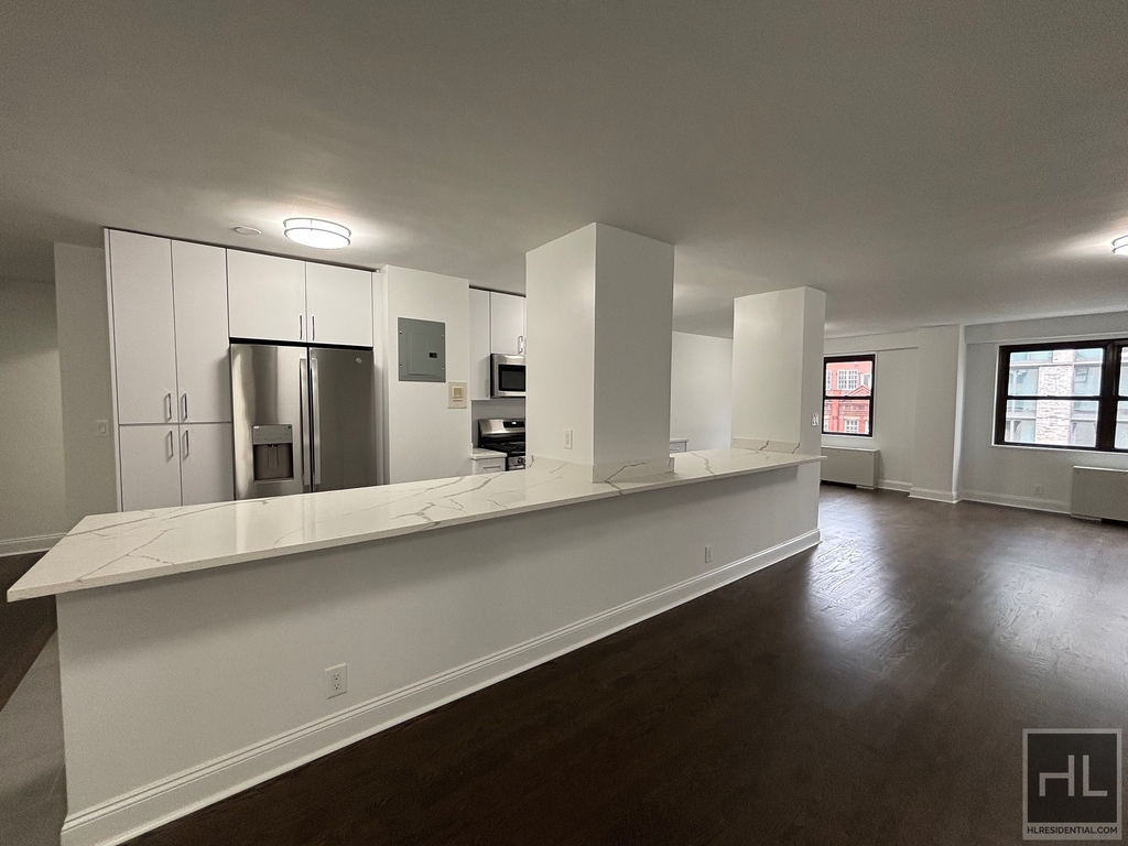 East 89th Street - Photo 5