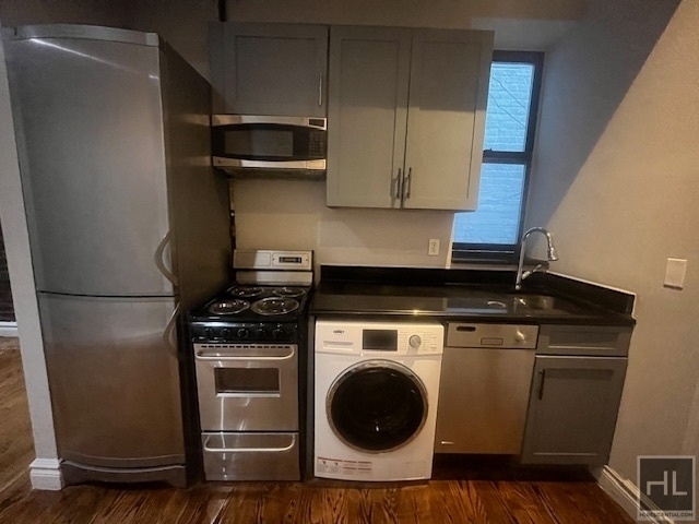 East 23rd Street - Photo 5
