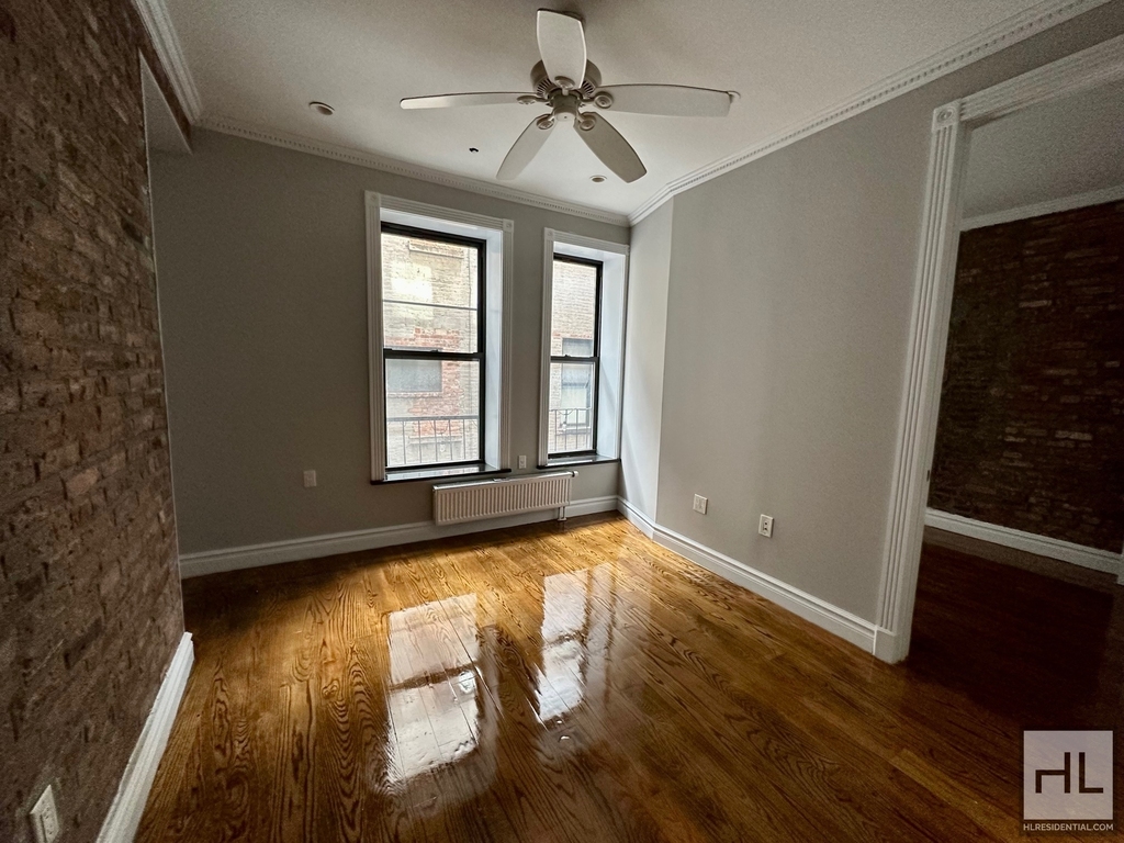 East 13th Street - Photo 8