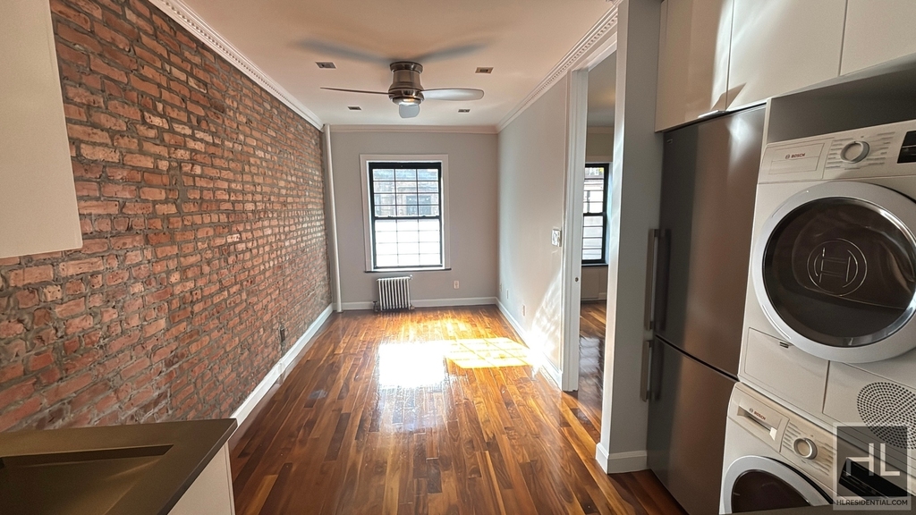 East 11th Street - Photo 1