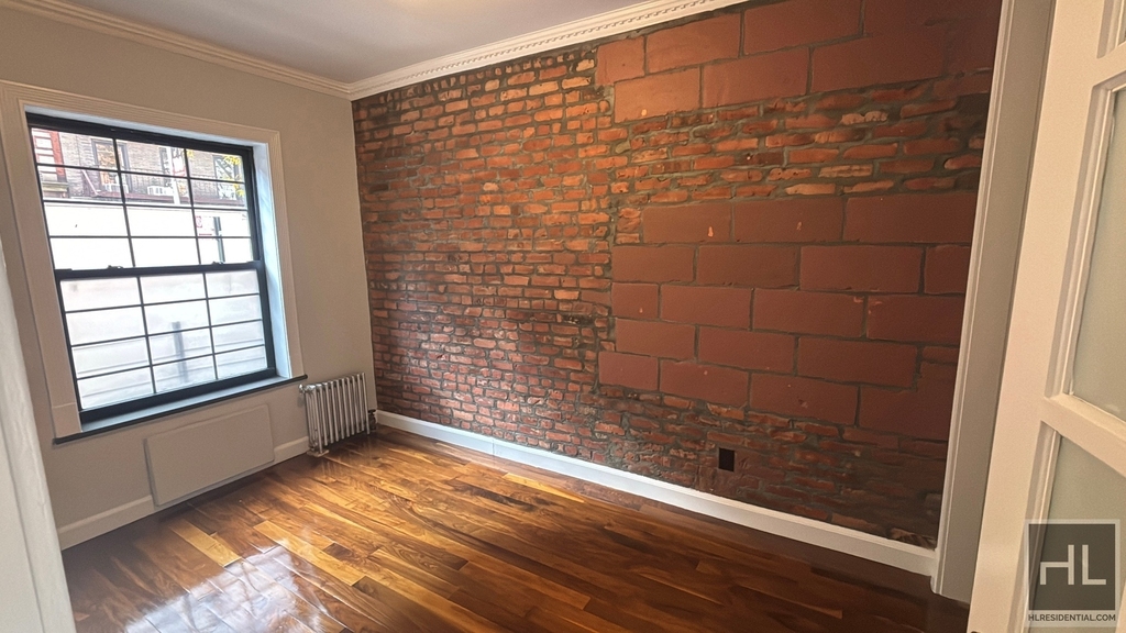 East 11th Street - Photo 3