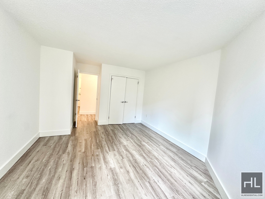 Second Avenue - Photo 1