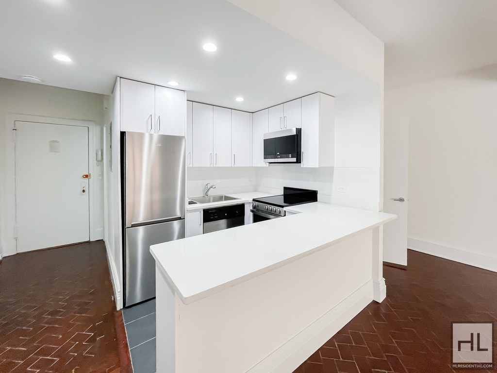 West 73rd Street - Photo 4