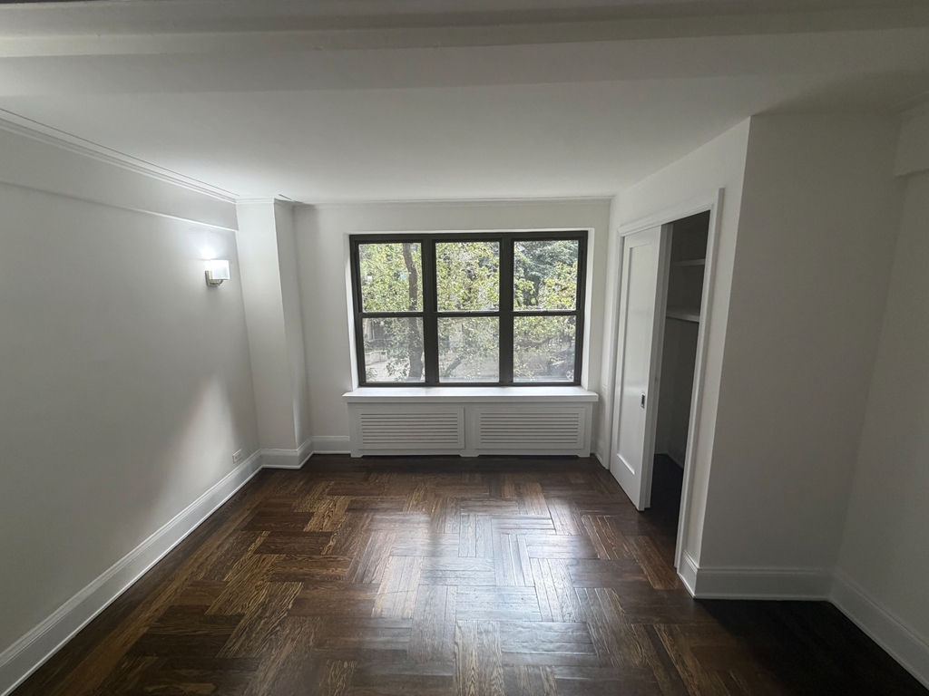 East 38th Street - Photo 0